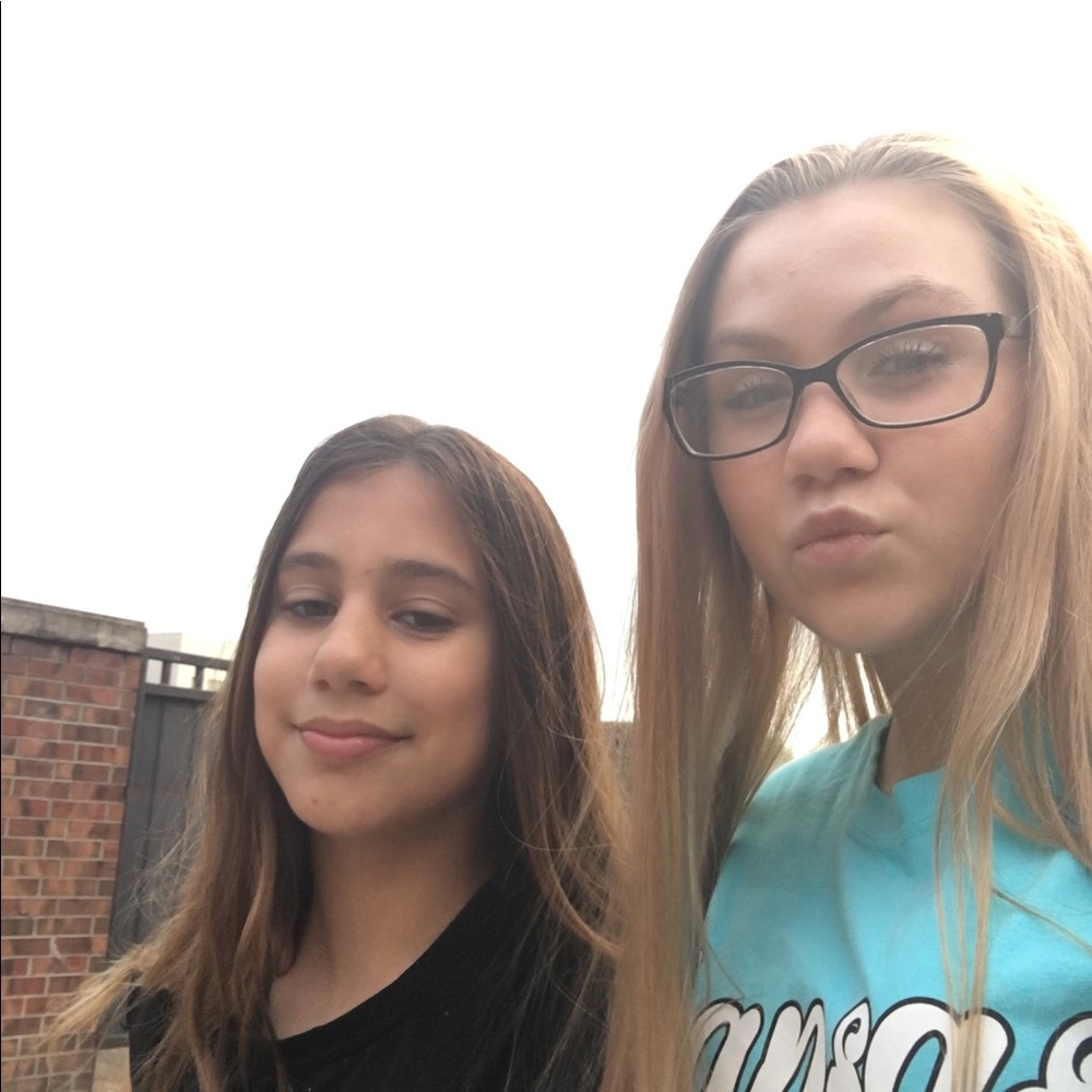 Meet your Posher, Alexis